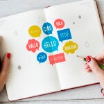 Qué le sucede a tu cerebro cuando aprendes varios idiomas, según la ciencia