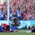 Fútbol.- El delantero del Nottingham Forest Taiwo Awoniyi, operado de urgencia tras chocar con el poste