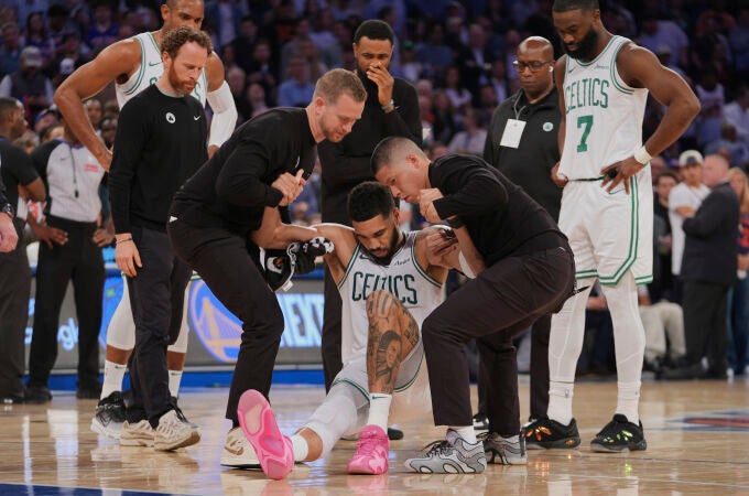 Jayson Tatum abandonó el Madison en silla de ruedas
