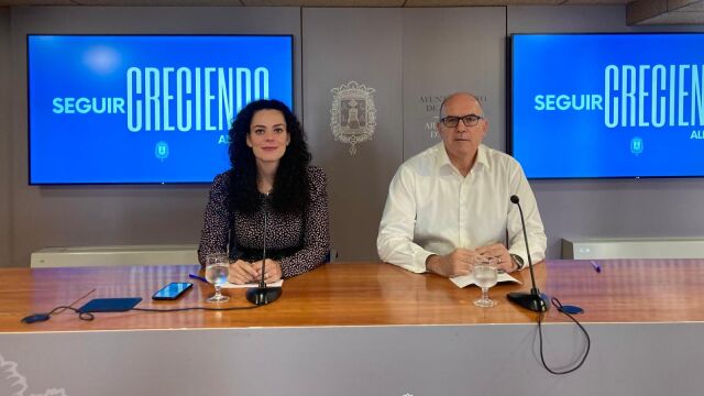 Los portavoces del Gobierno Local, Cristina Cutanda y Manuel Villar, en rueda de prensa en una imagen de archivo