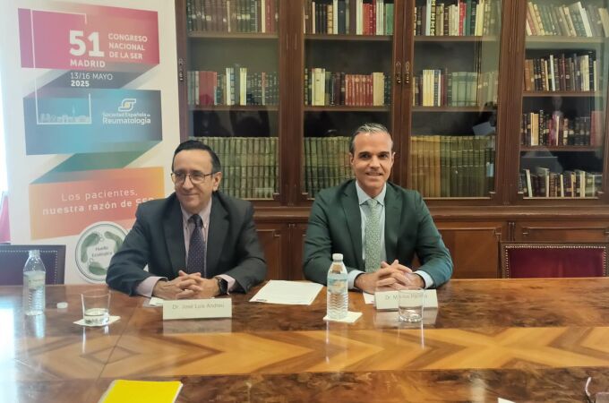 Los doctores José Luis Andréu y Marcos Paulino, durante la presentación del 51º Congreso Nacional de la SER