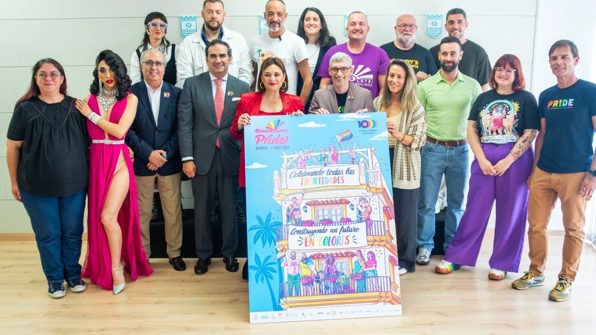 El Pride de Torremolinos celebra la diversidad en su décimo aniversario con actuaciones como la de Melody