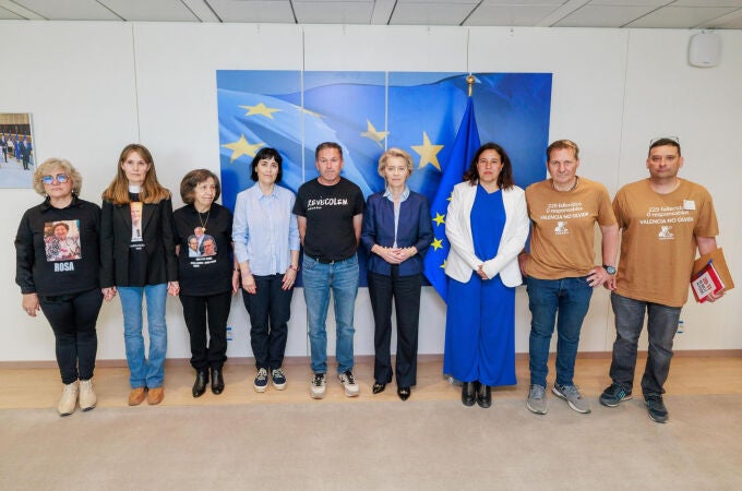 Von der Leyen recibe a las víctimas de la dana: "Esta tragedia debe guiar nuestros preparativos para el futuro"