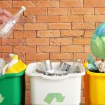 ¿Es mejor tirar la basura suelta o dentro de una bolsa? Esta es la respuesta correcta