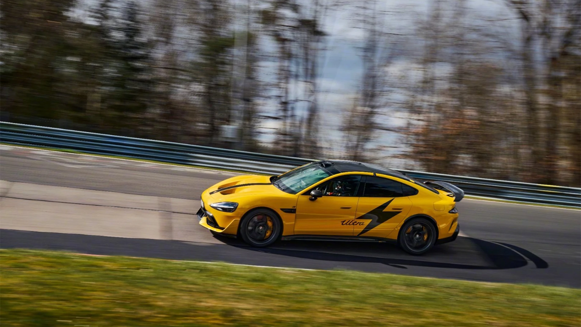 Xiaomi SU7 Ultra en el circuito de Nürburgring