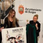 Ayala presenta junto a la concejal Carolina Álvarez el cartel de las fiestas de Burgos obra del artista Ángel Blanco