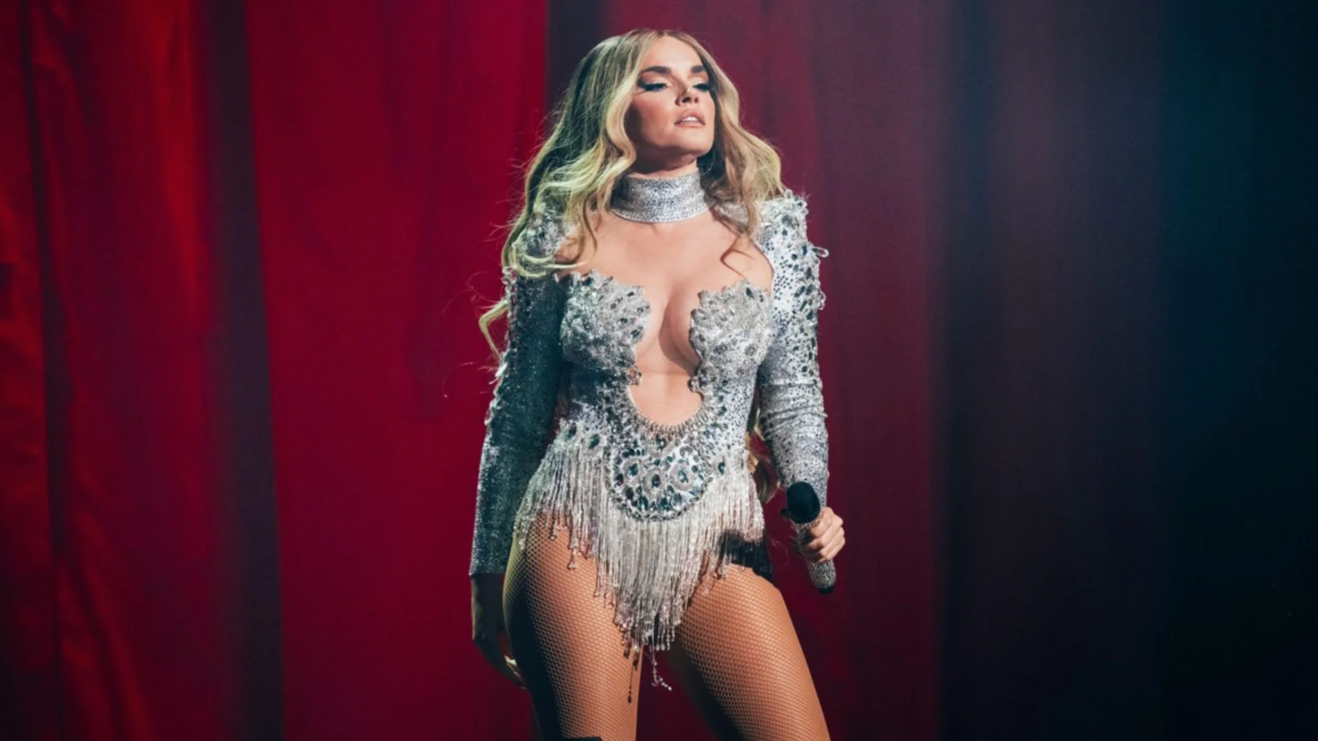 Captura de Melody durante su actuación en la semifinal de Eurovisión 2025