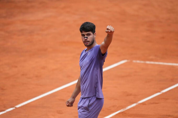 Así hemos vivido en directo el Carlos Alcaraz - Khachanov: partido de octavos de final Masters 1.000 Roma 2025 online