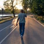 Caminar a paso lento ayuda a reducir el riesgo de un nuevo evento cardíaco