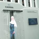 Holograma de la la IA Carina que ha presentado TRC en la feria internacional de Defensa (Feindef).