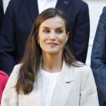 La Reina Letizia con traje de lino.