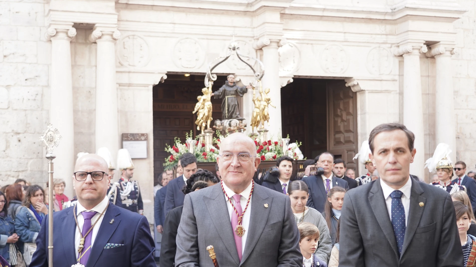 Carnero y Conrado Íscar durante la procesión en honor a San Pedro Regalado