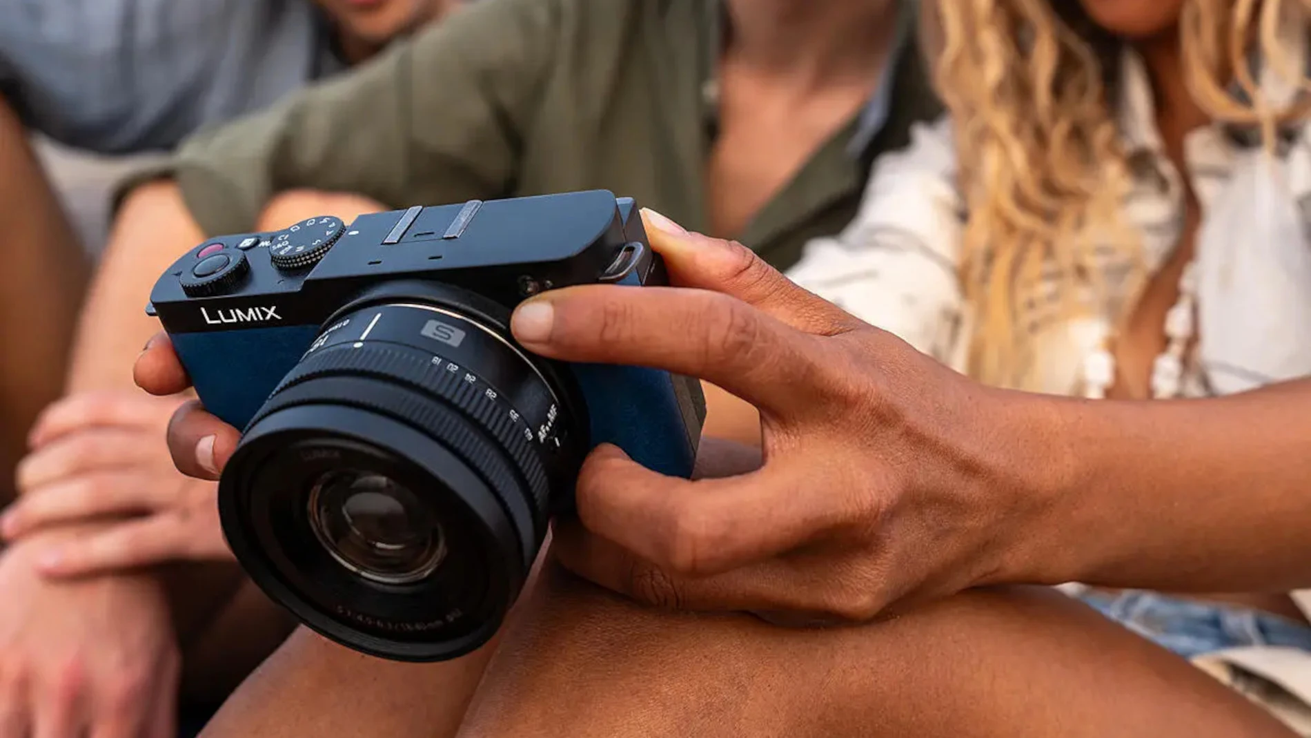 Panasonic Lumix DC-S9HE
