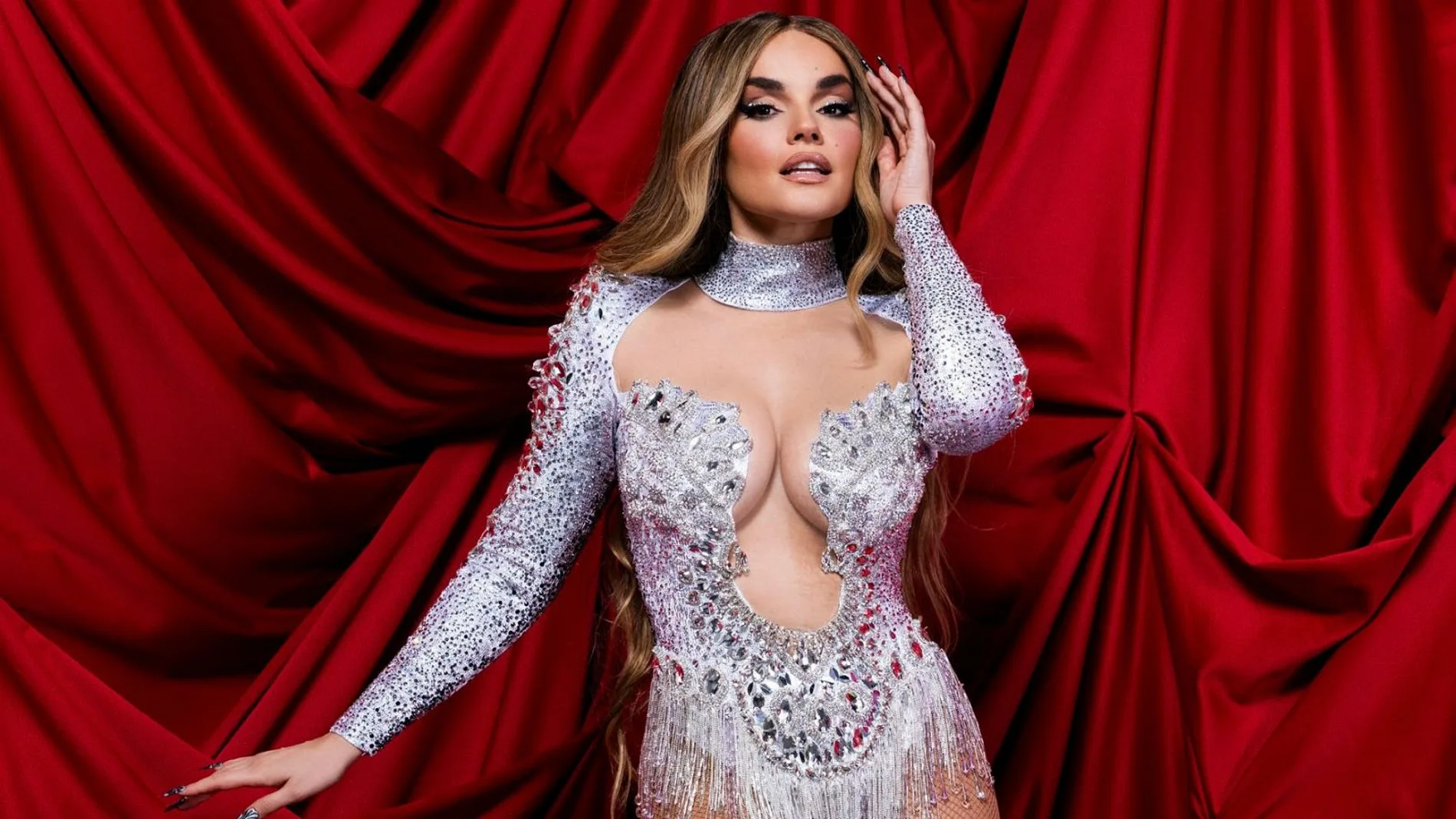 El look de Melody en Eurovisión.