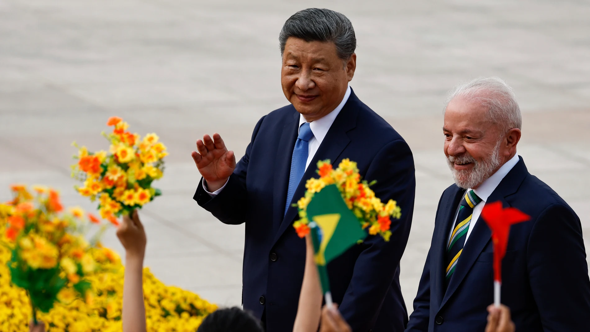 Xi Jinping, junto a Lula da Silva en la cumbre de la CELAC en Pekín