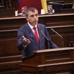 Domínguez, sobre el trato del Gobierno a Canarias en inmigración: "Nos tienen sucios, olvidados y abandonados"