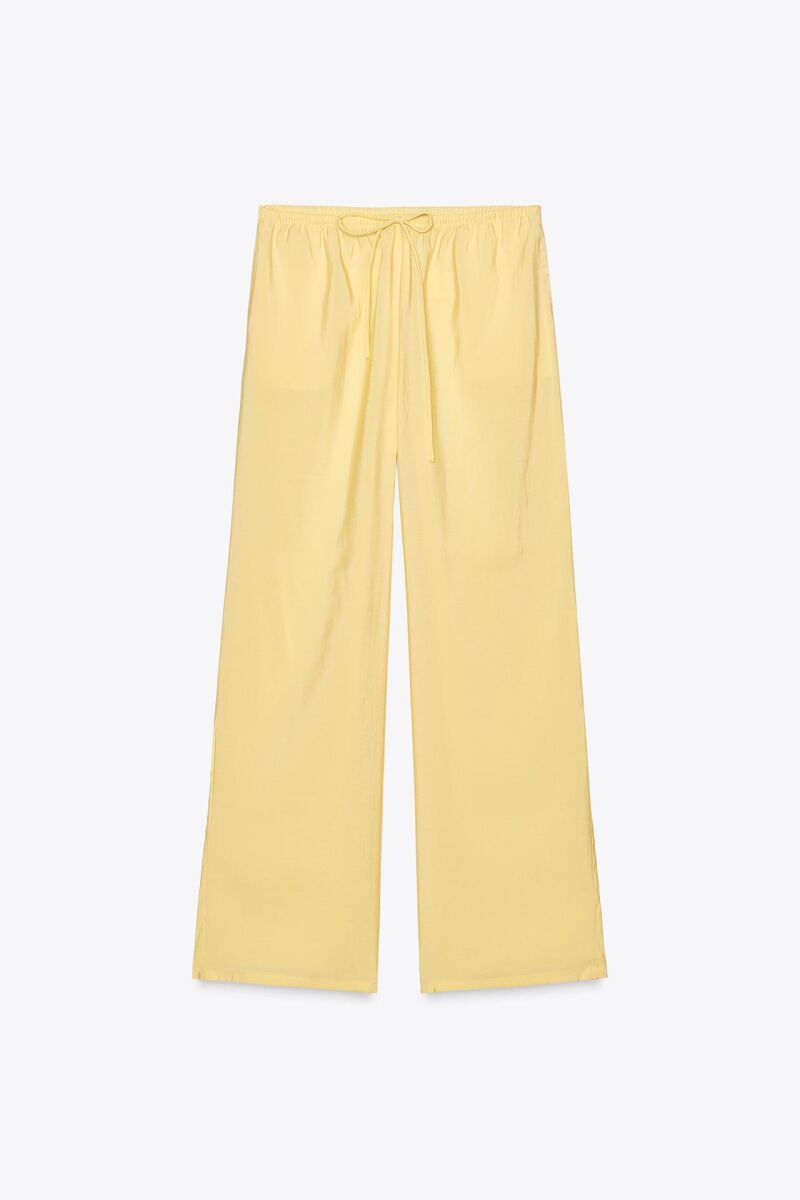 Pantalón fluido.