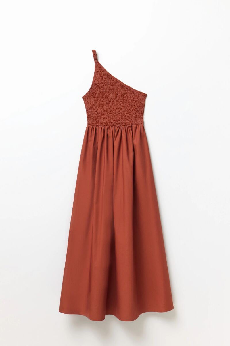 Vestido asimétrico.