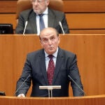 El Procurador del Común, Tomás Quintana, durante su intervención en el Pleno