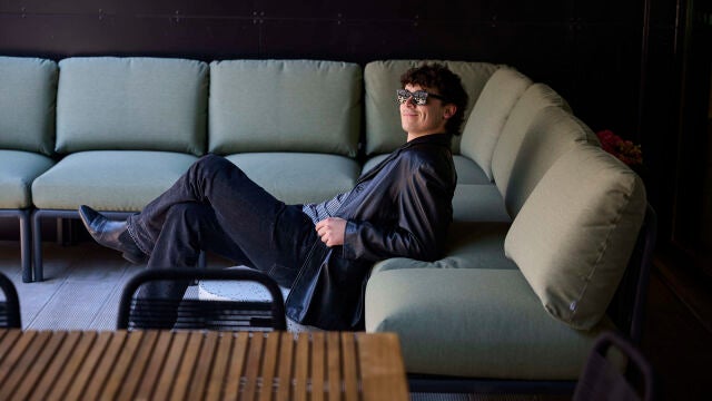 El cantante de 23 años Javi Chapela, el pasado 14 de mayo en el Hub de Carabanchel de la marca Node Living, que patrocinó el concierto del joven en las fiestas de San Isidro.