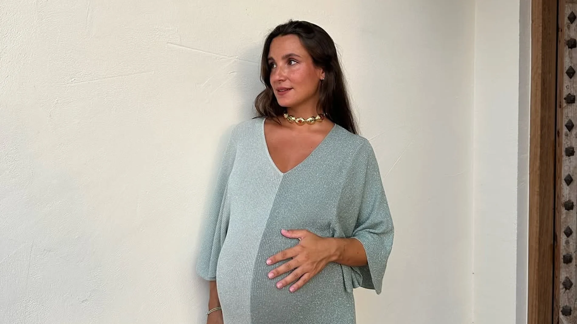 Marta Pombo con vestido perfecto para embarazadas.