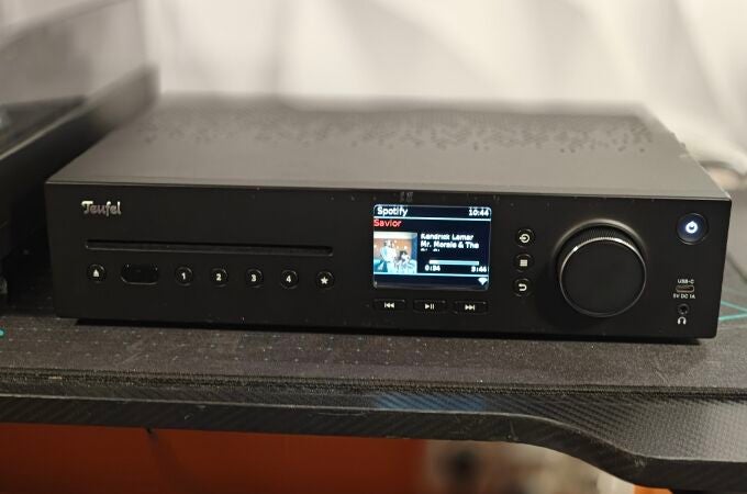 Probamos la Teufel Kombo 62: sobria por fuera, demoledora por dentro