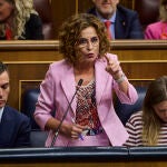 Pedro Sánchez y María Jesús Montero, ayer, en el Congreso de los Diputados