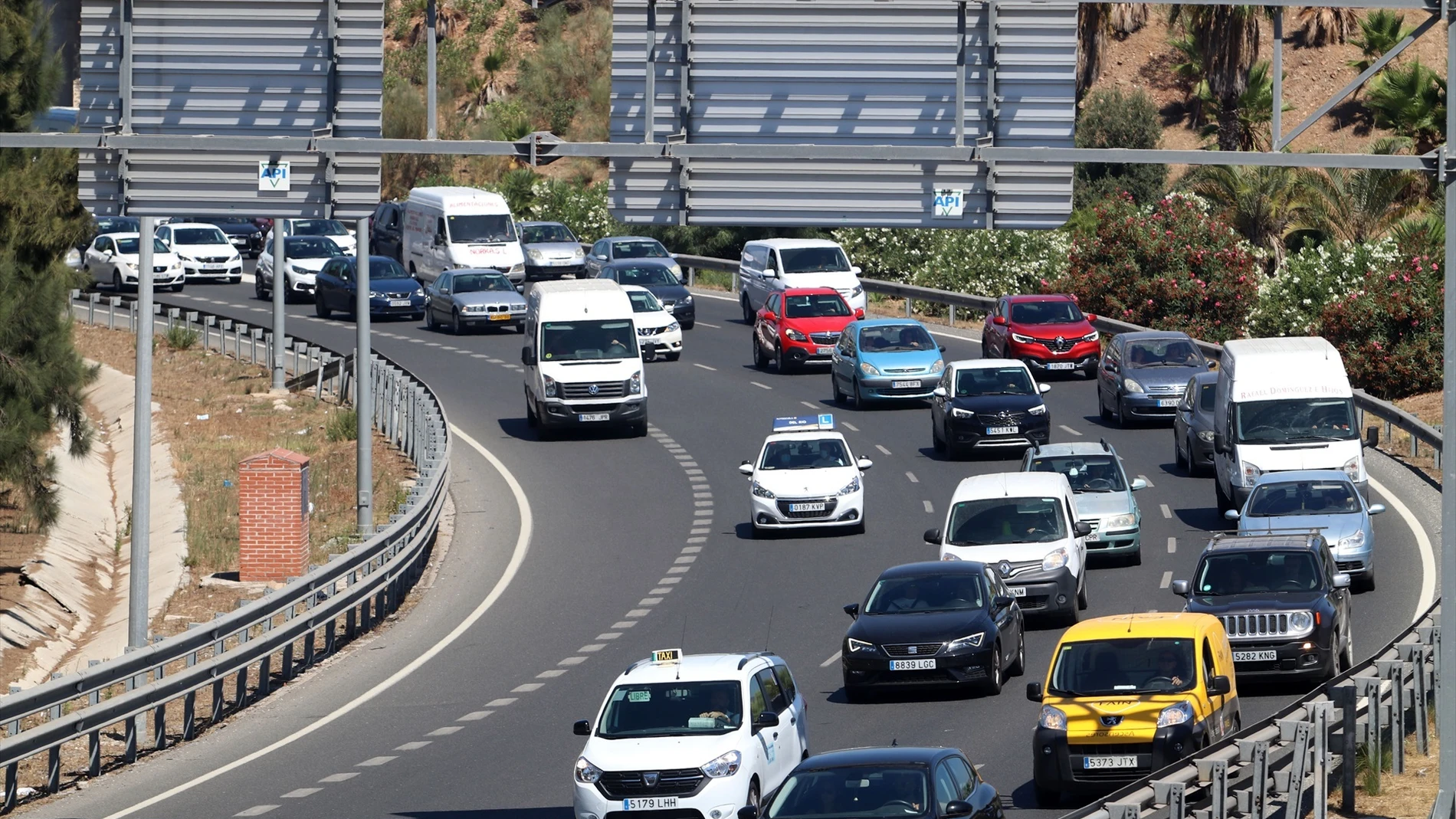 Un día más: retenciones en la A-7 en Málaga tras una colisión entre dos vehículos