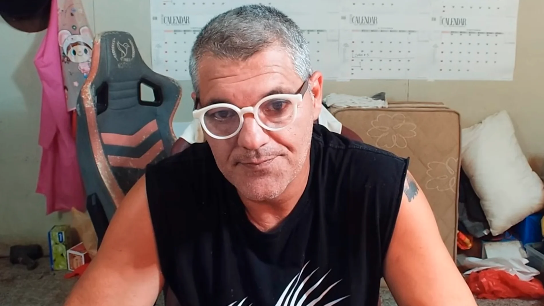 Frank Cuesta expone a Chi y muestra que él le mandó un mensaje con lo que tenía que decir: "Estoy siendo victima de una extorsión"