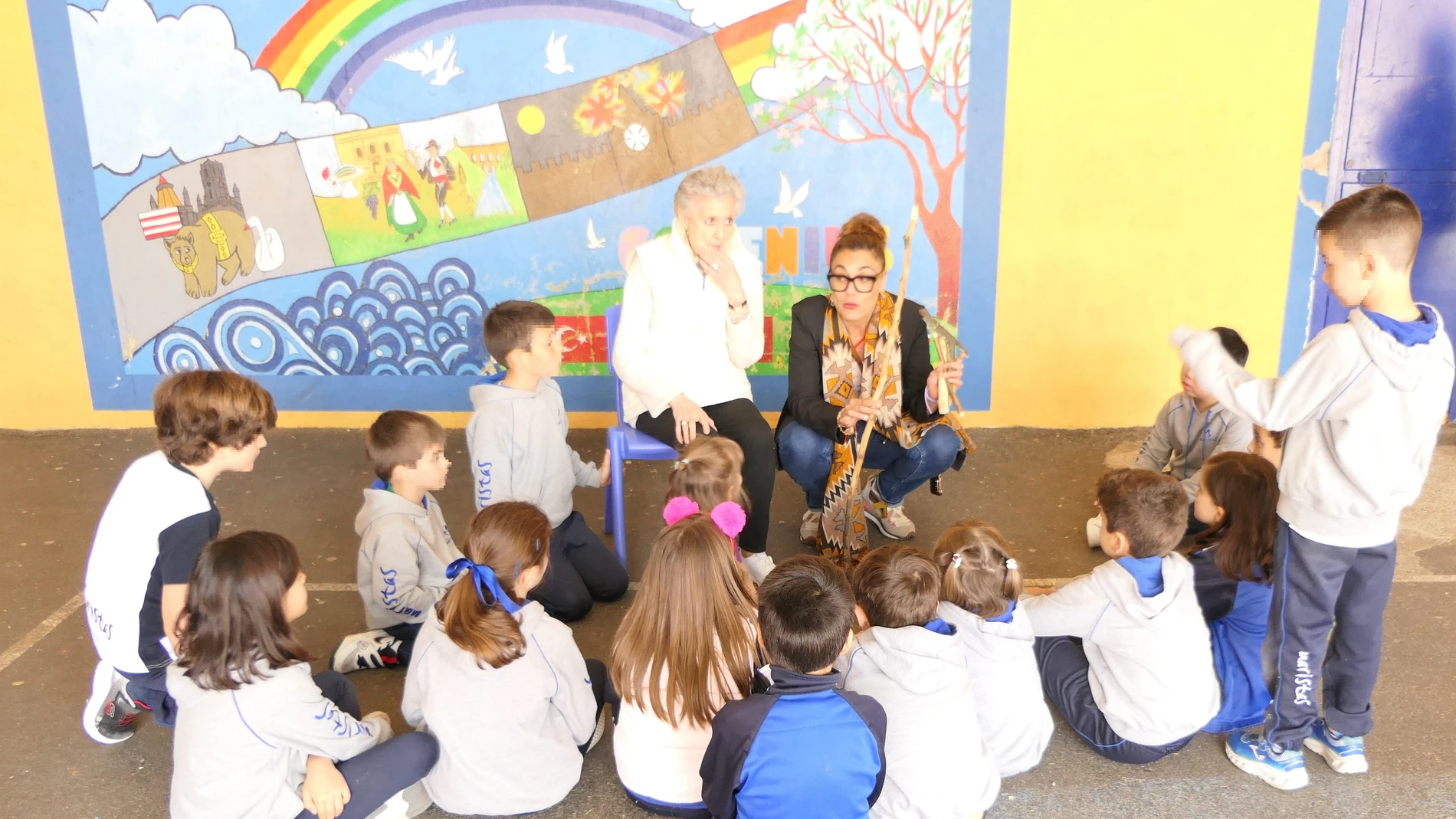 Mayores del SAD de Palencia regresan al Colegio Marista para seguir “Jugando entre recuerdos”