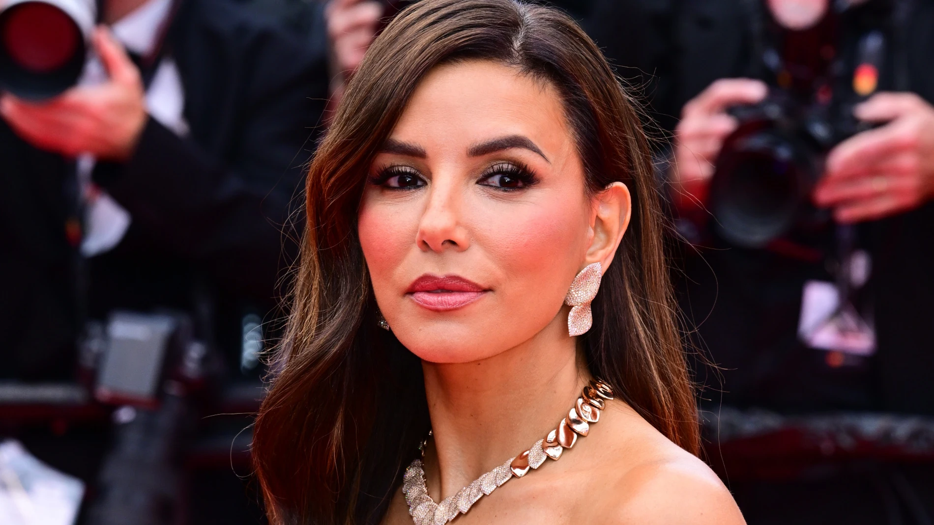 Eva Longoria en la alfombra roja del Festival de Cannes 2025.