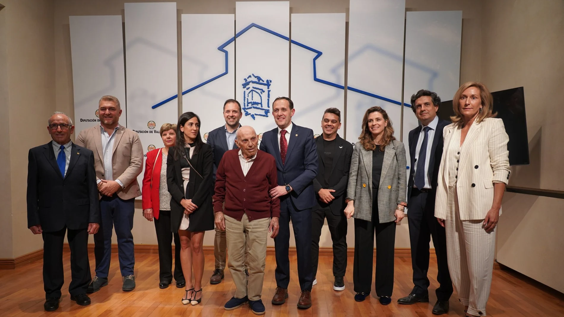Conrado Íscar junto a los premiados