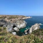 Así es la senda costera más impresionante de Asturias con aguas más cristalinas que El Caribe