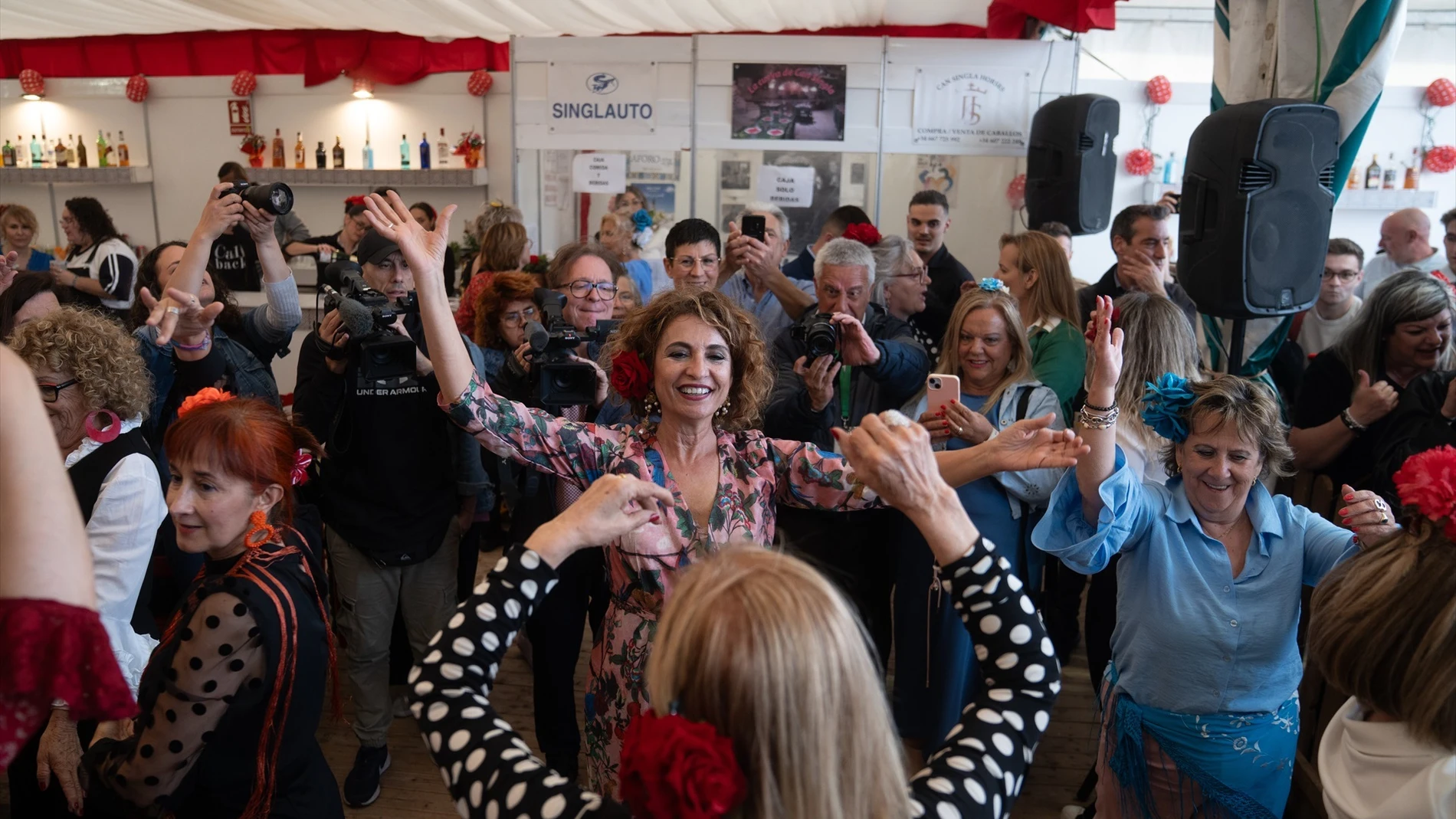 María Jesús Montero sí acudió a la Feria de Barcelona y convocó a los medios