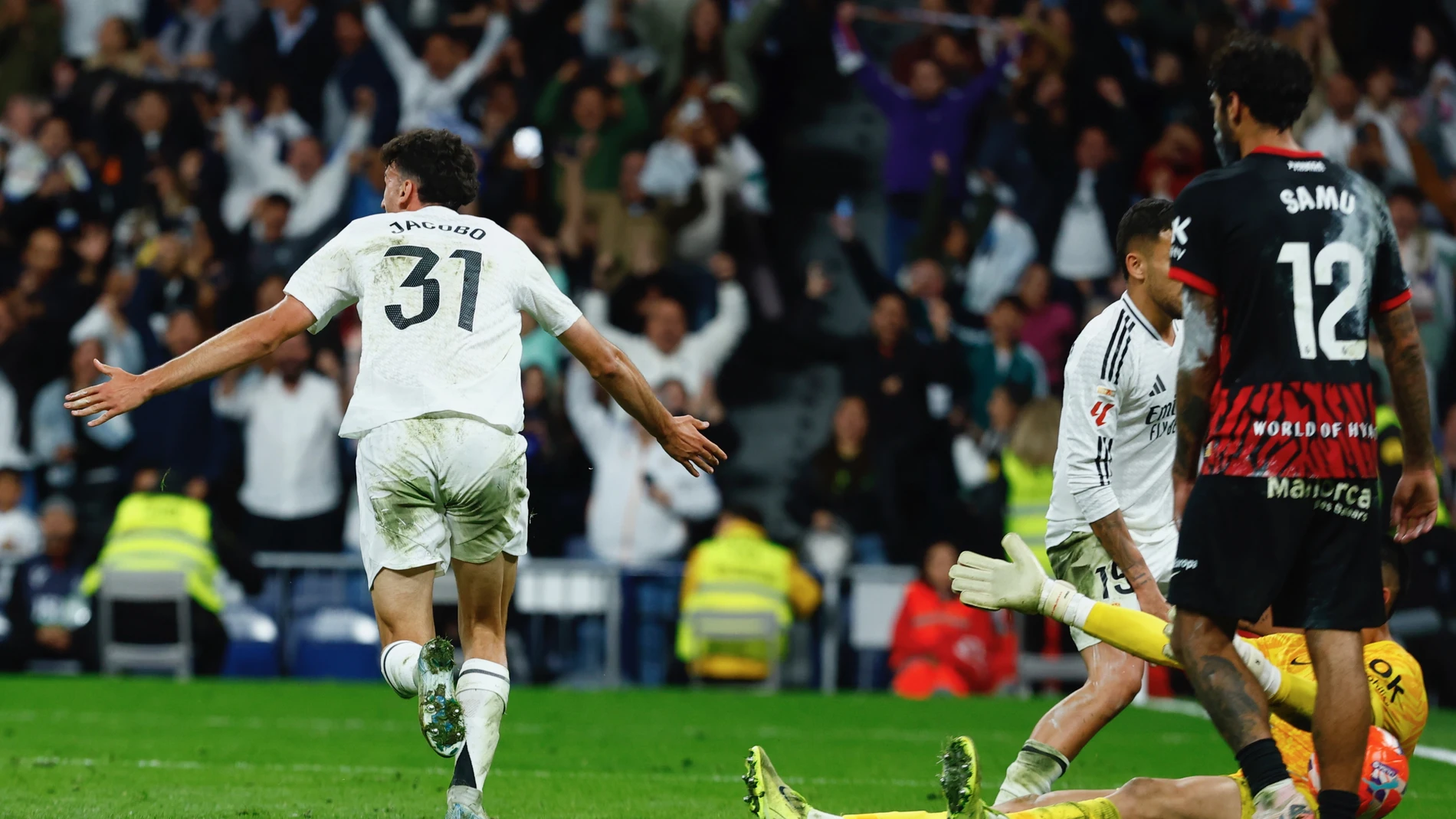 Encuentro de liga entre el Real Madrid y el Real Club Deportivo Mallorca.