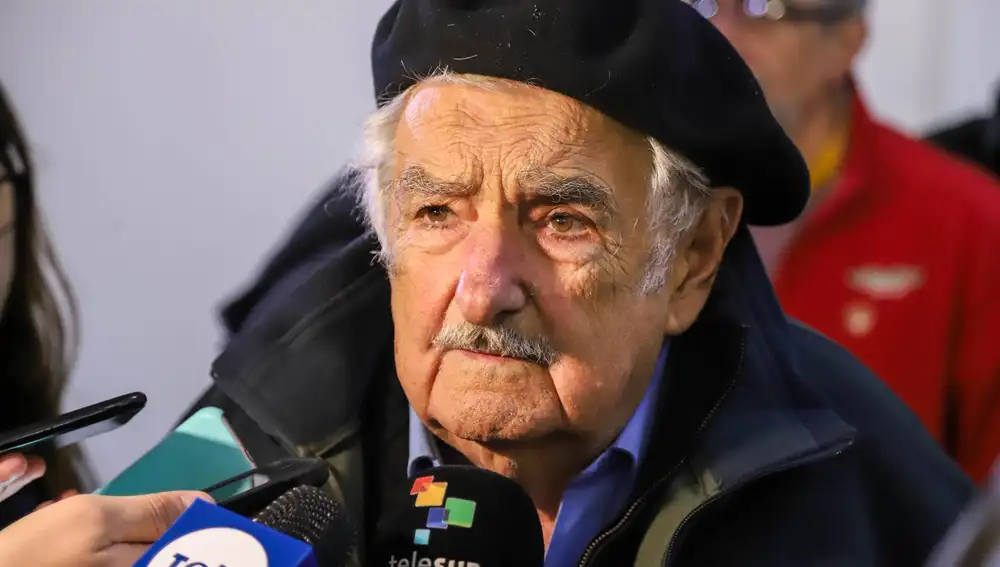 Uruguay.- Abre la capilla ardiente del expresidente José Mujica en el Palacio Legislativo de Uruguay