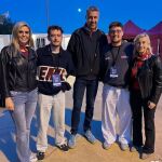 Independentistas radicales insutan al grupo catalán The Tyets por hacerse una foto con Xavier García Albiol: "Vaya mongolos"