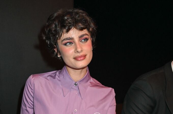 Taylor Hill con corte de pelo 'Bixie' rejuvenecedor.