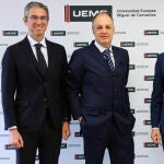  Jesús Zarzuela Mateos, consejero delegado de la UEMC, el doctor Piercarlo Minoretti, director general científico y de salud de Studio Minoretti, y David García López, rector de la UEMC.