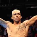 Charles Oliveira advierte a Ilia Topuria: "Voy a ir con todo"