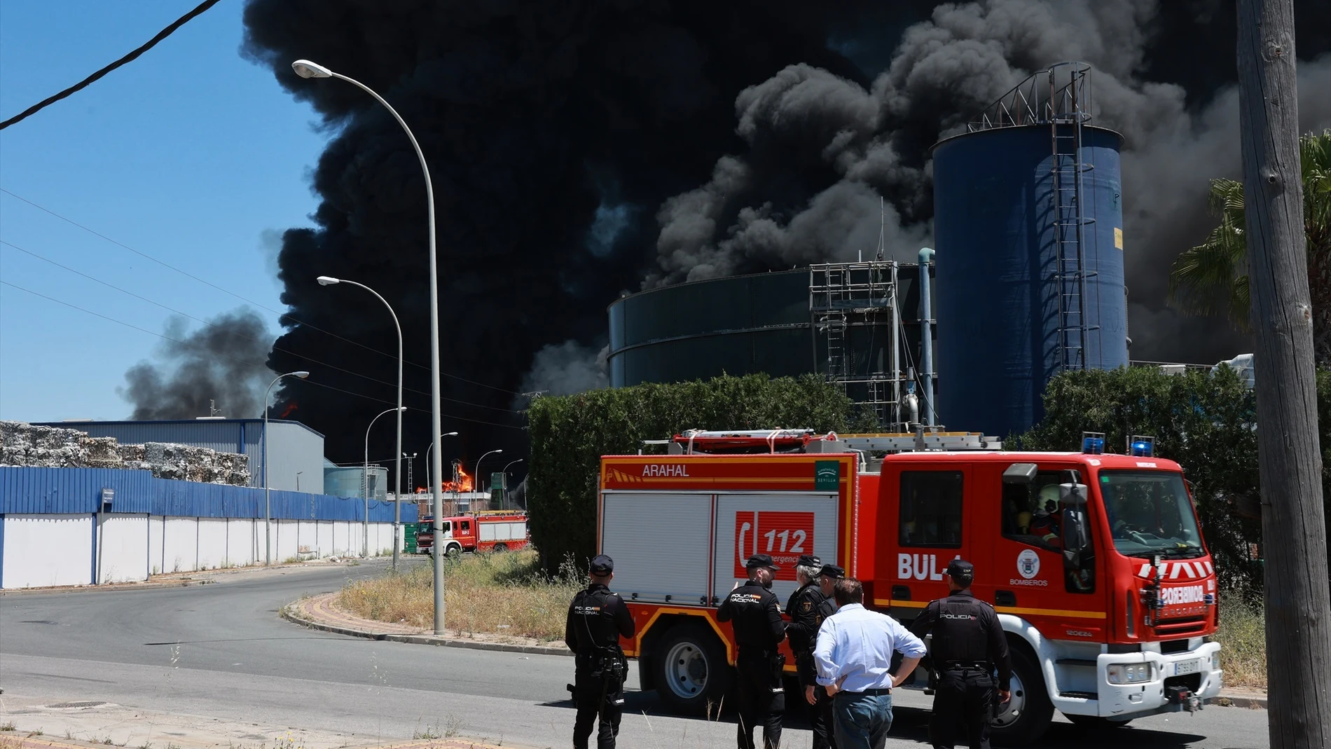 La calidad del aire tras el incendio en Alcalá es "totalmente normal"
