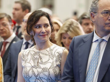 El look de Ayuso en San Isidro.