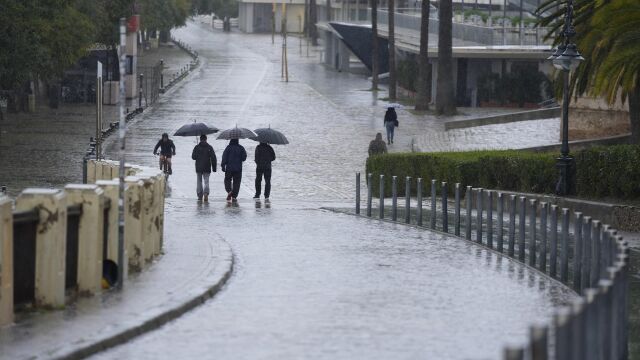 MURCIA.-Las lluvias continuarán hoy, con aviso por tormentas y lluvias en a 6 provincias y por viento en Melilla