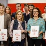 La secretaria general del PSPV-PSOE de la ciudad de València, Pilar Bernabé (2ª I), presenta en rueda de prensa junto a sus compañeros de partido la ponencia marco del 15 Congreso, que se celebrará el 24 de mayo