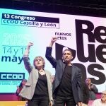 Ana Fernández, puño en altoo, junto a Vicente Andrés, tras ser elegida al frente de CCOO en Castilla y León