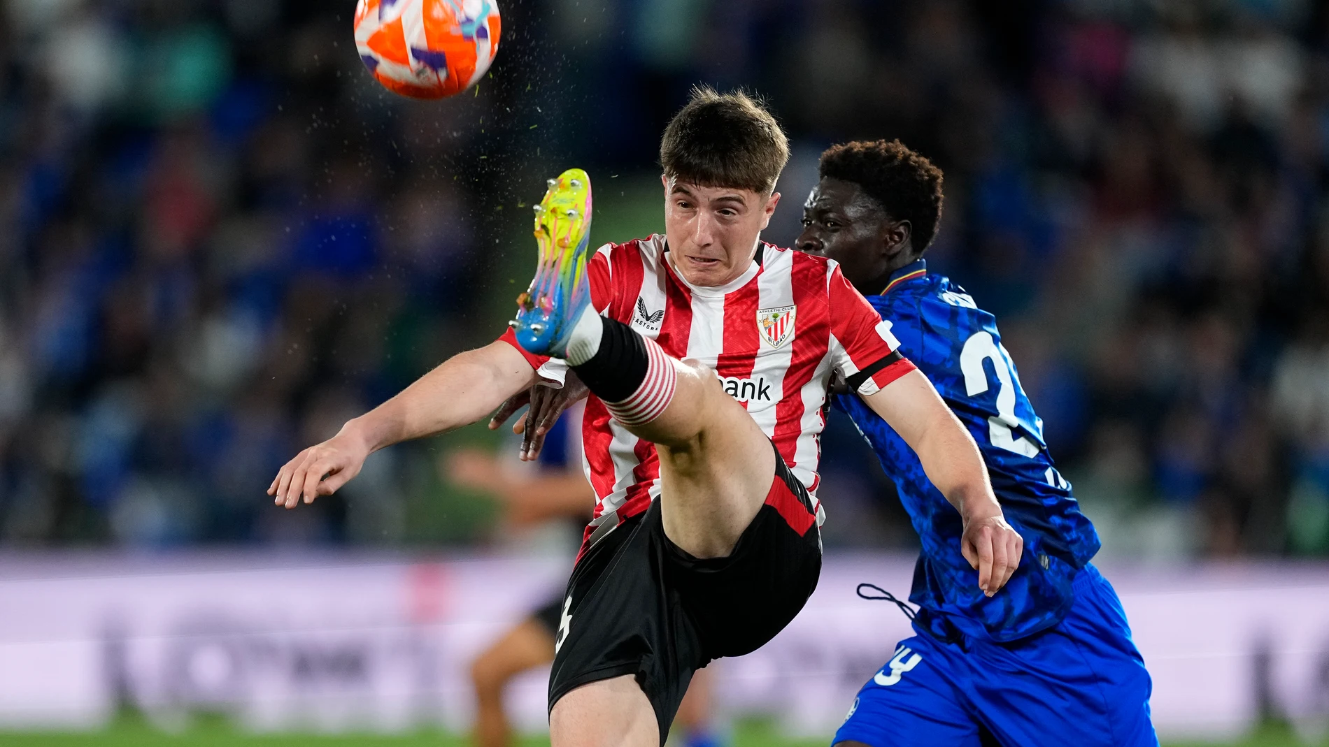 Mikel Jauregizar of Athletic Club and Coba da Costa Getafe CF in action during the Spanish League, LaLiga EA Sports, football match played between Getafe CF and Athletic Club de Bilbao at Coliseum de Getafe stadium on May 15, 2025, in Getafe, Madrid, Spain. AFP7 15/05/2025 ONLY FOR USE IN SPAIN