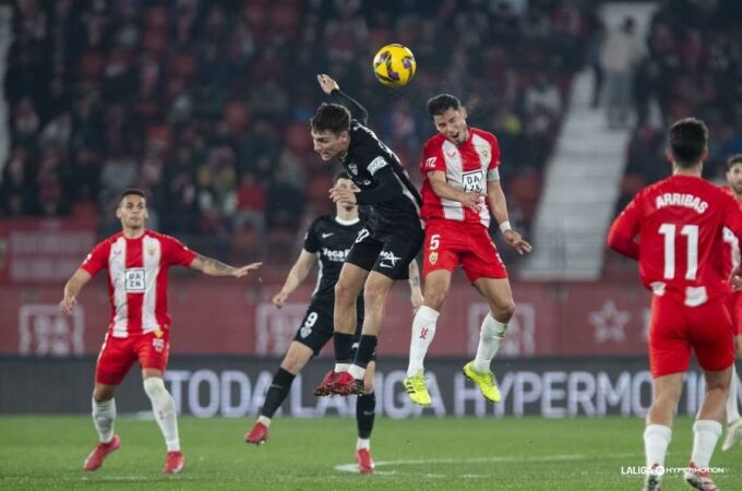 Un grupo de inversión saudí liderado por SMC Group compra el Almería CF