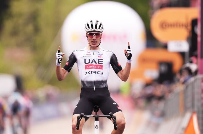 Giro de Italia: Juan Ayuso da el primer golpe en Tagliacozzo