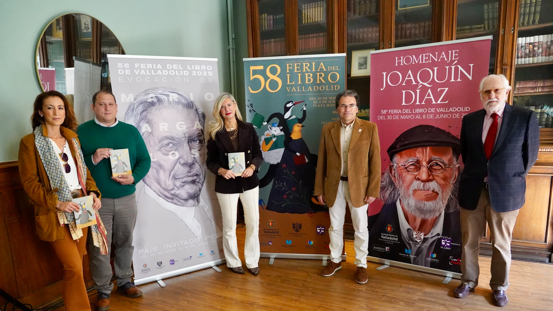 Presentación del programa de la 58ª Feria del Libro de Valladolid, con la participación de la concejal de Educación y Cultura del Ayuntamiento de Valladolid, Irene Carvajal; el director del certamen, Pedro Ojeda; y el presidente del Gremio de Libreros de Valladolid, Pablo de Garay.