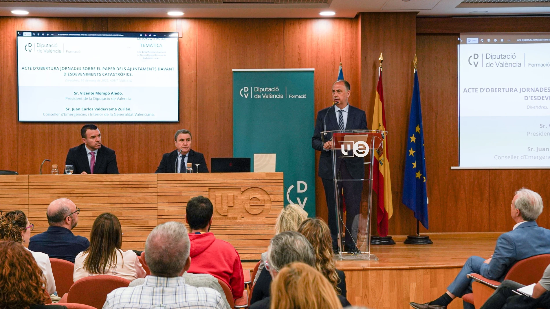 El conseller de Emergencias habla en la formación a ayuntamientos ante catástrofes organizada por la Diputación de Valencia
